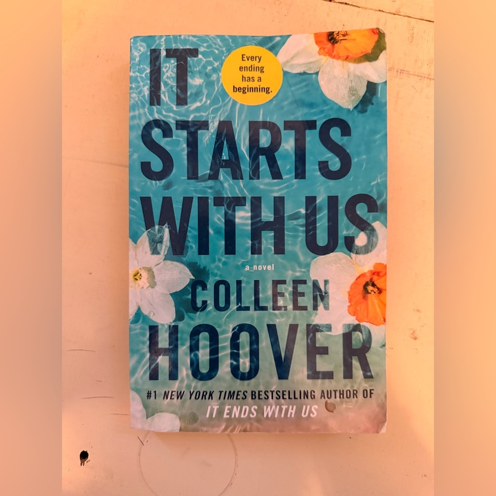 IT STARTS WITH US- COLLEEN HOOVER PAPERBACK BOOK
